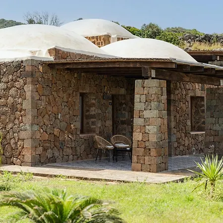 Kirani Hotel *